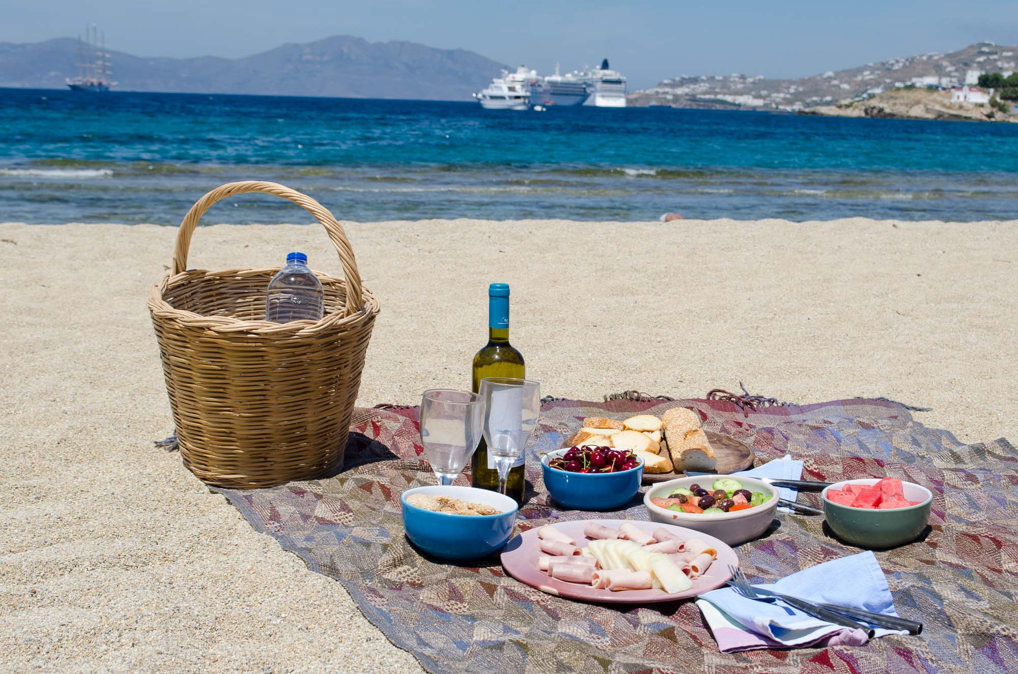 Have a perfect picnic on Mykonos | Luxury Villa in Mykonos